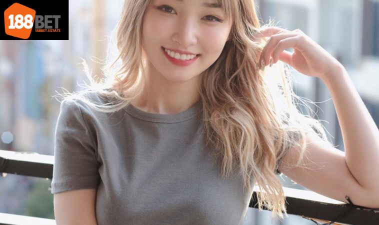 Xuka Nhật Hoa Nữ Streamer Đa Phong Cách Ở Làng Game Việt 2 Sự nghiệp đầu đời của nữ hotgirl Xuka Nhật Hoa