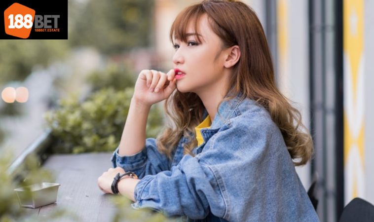 Xuka Nhật Hoa Nữ Streamer Đa Phong Cách Ở Làng Game Việt 1 Tiểu sử về nữ streamer Xuka Nhật Hoa
